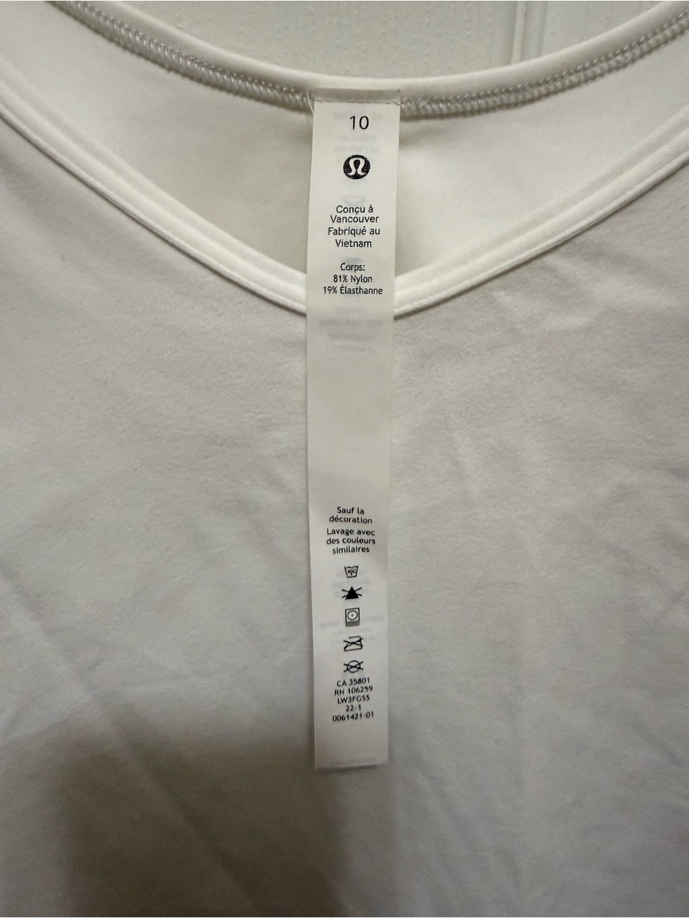 Lululemon White Cropped V-Neck Short Sleeve Tee - Size 10 - Picture 2 of 5